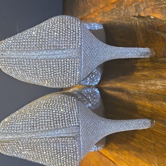 I.N.C. International Concepts Size 7.5 Zitah Embellished Pointed Toe Pumps - Picture 4 of 5